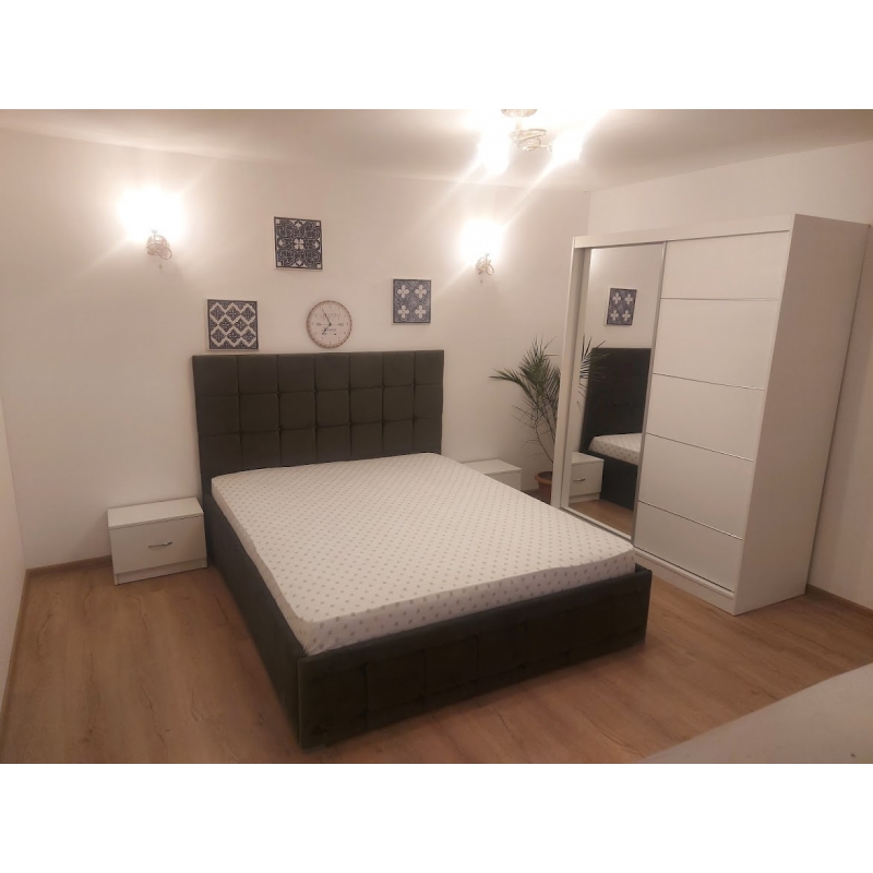 Set Dormitor Regal cu Pat Tapitat...