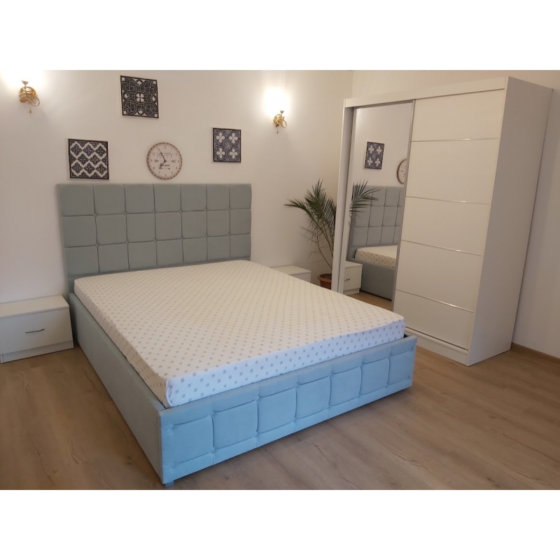 Set Dormitor Regal cu Pat Tapitat...